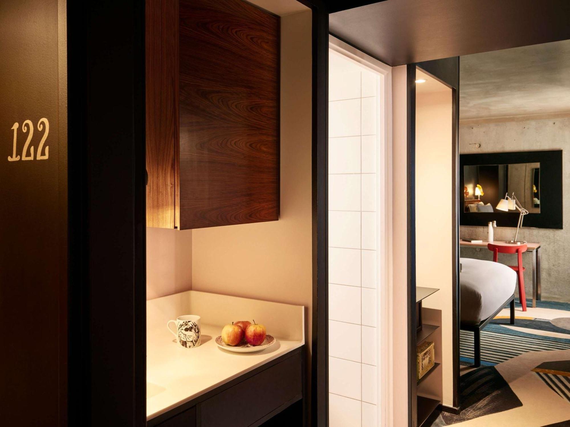 Отель Mama Shelter Paris East Экстерьер фото