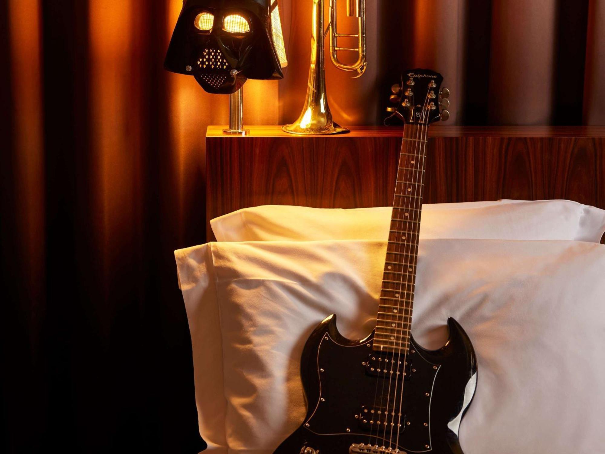 Отель Mama Shelter Paris East Экстерьер фото