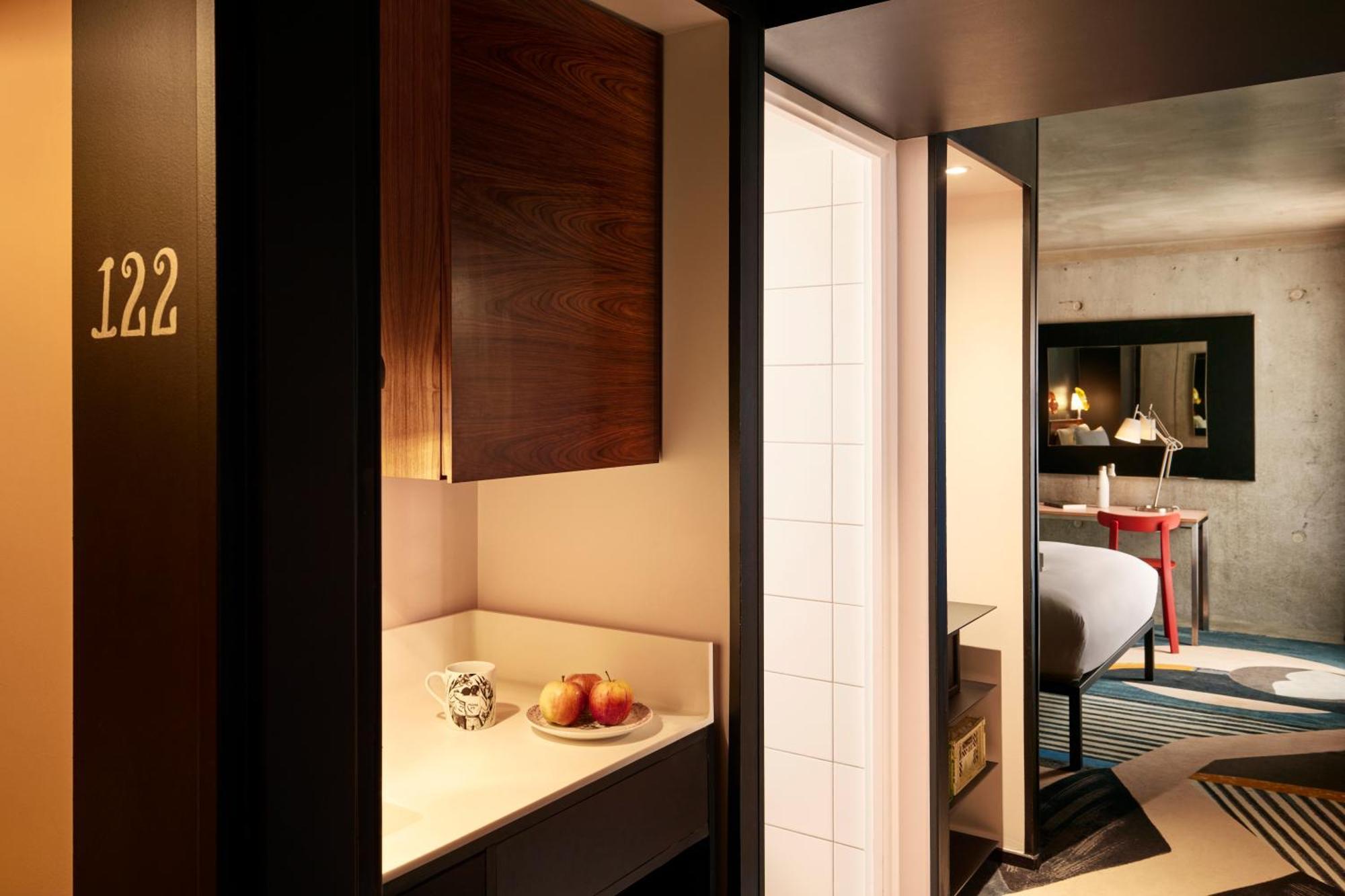 Отель Mama Shelter Paris East Экстерьер фото